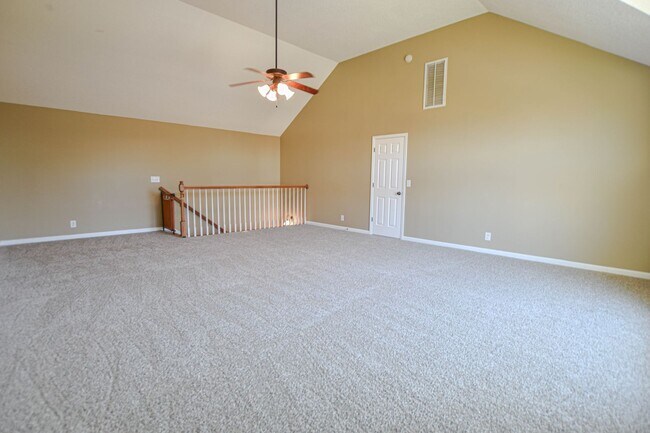 Building Photo - Pet Friendly Three Bedroom with Bonus!