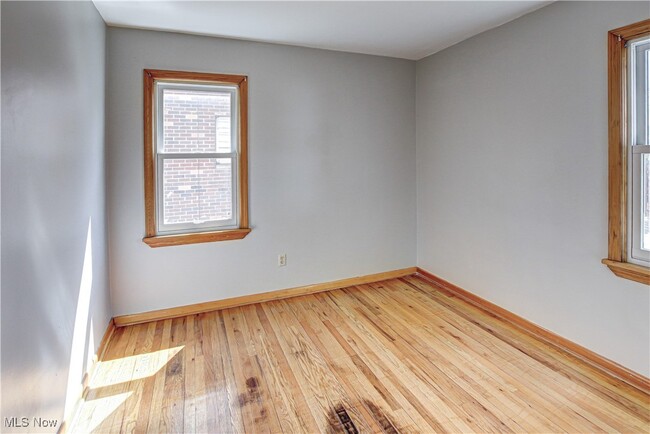 Building Photo - 7611 Ivandale Dr