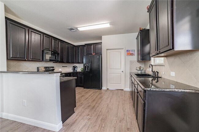 Building Photo - 308 Potters Peak Way