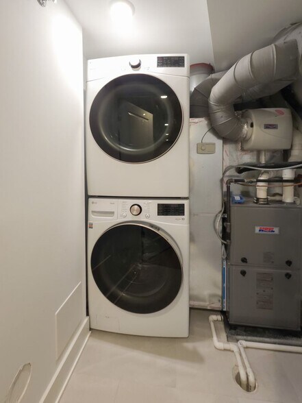 Building Photo - 2535 N Campbell Ave