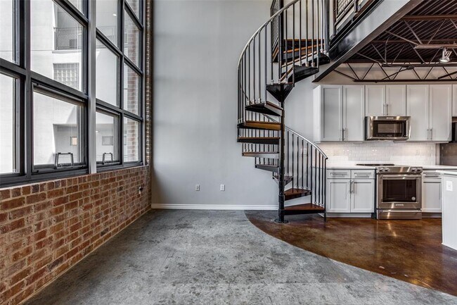 Building Photo - 3110 Thomas Ave