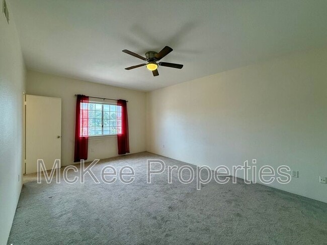 Building Photo - 4734 E Mountain View Dr