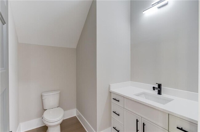 Building Photo - 37 Deer Cyn Dr