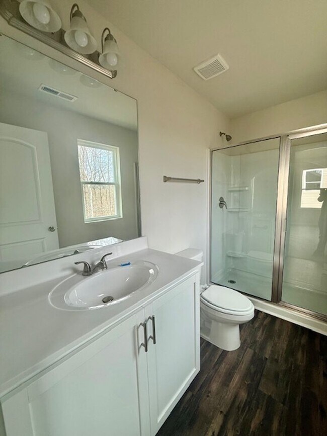 Building Photo - Two bedroom, 2.5 bath townhome in Ridge Creek, Whitsett