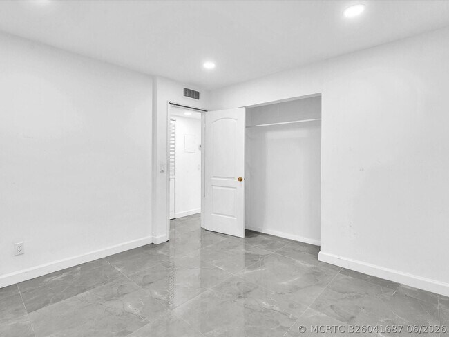 Building Photo - 2451 SW 82nd Ave
