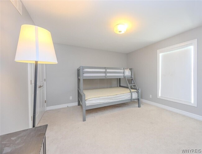 Building Photo - 46 Eagleview Dr