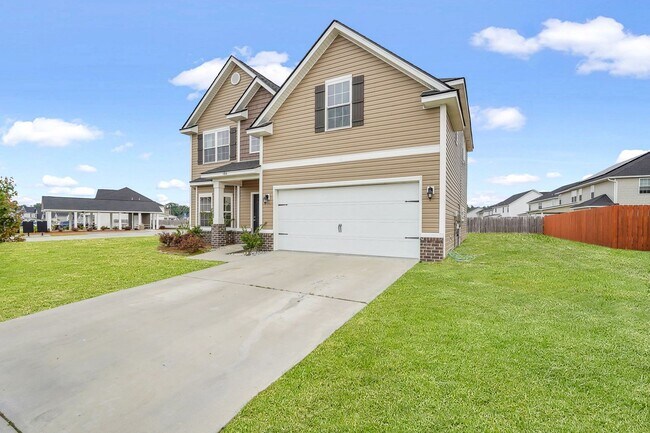 Building Photo - COMING EARLY JUNE 2026! (Pet Friendly)