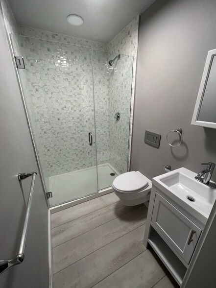 Building Photo - 7 Thornley St