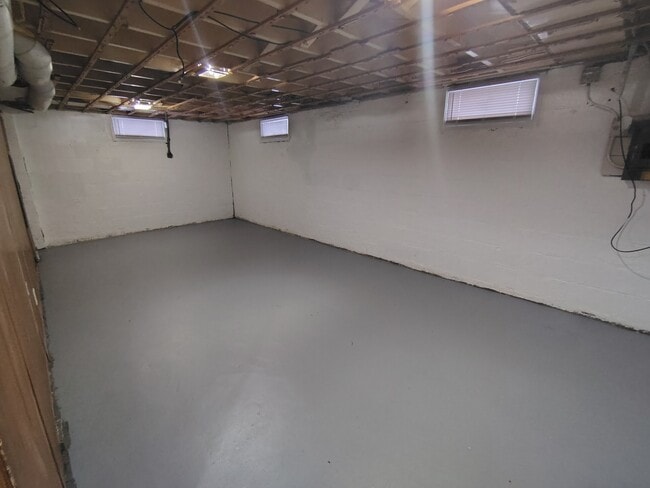 Building Photo - 1518 N Horsman St