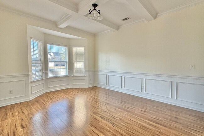 Building Photo - AVAILABLE NOW! (Small Pets Only)