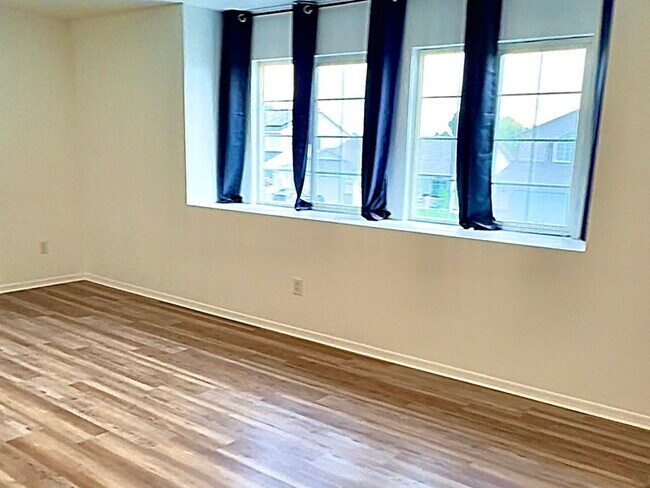 Building Photo - 18085 Royal Way