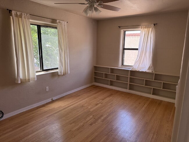 Building Photo - Charming NE Heights Cottage with Flexible Layout & Easy Access to UNM, Uptown, and KAFB