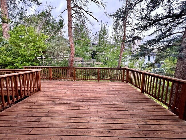 Building Photo - Beautiful SW Boulder MCM Home with Mountai...