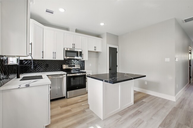 Building Photo - 4719 Mallow St