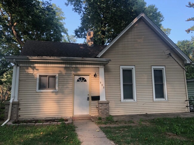 Primary Photo - 335 N 1st St