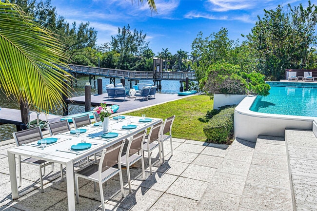 Building Photo - 1430 S Ocean Dr