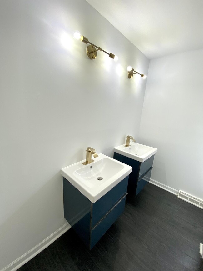 Building Photo - 9136 Switzer St