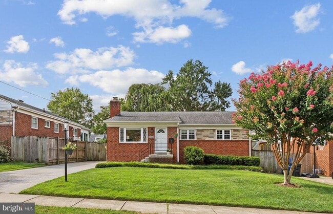 Building Photo - 5006 Flanders Ave