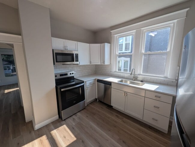 Building Photo - Remodeled 2-Bedroom Home with Main Floor Laundry & Two Car Garage