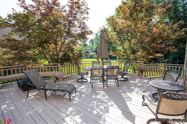 Building Photo - 3349 Rocky Crest Dr