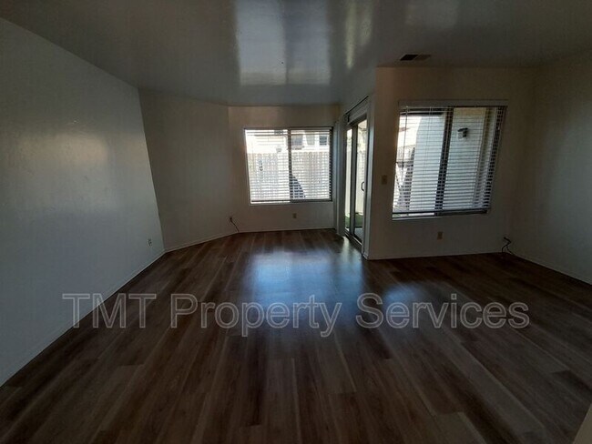 Building Photo - 413 E Rice Ranch Rd