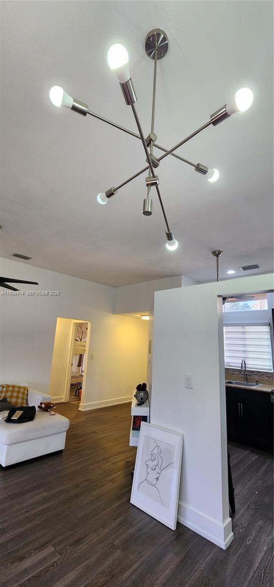 Building Photo - 9660 W Elm Ln