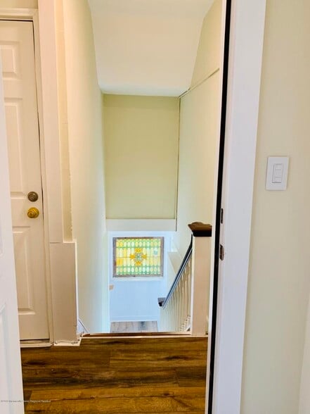 Entry Stairs - 415 Sunset Ave