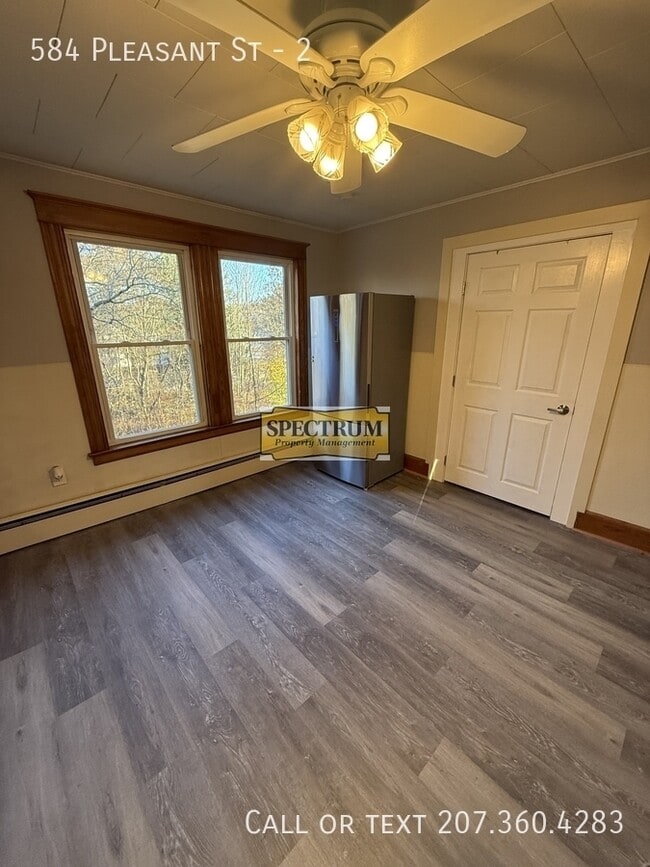 Building Photo - 584 Pleasant St