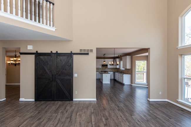 Building Photo - 720 Vista Hills Ct