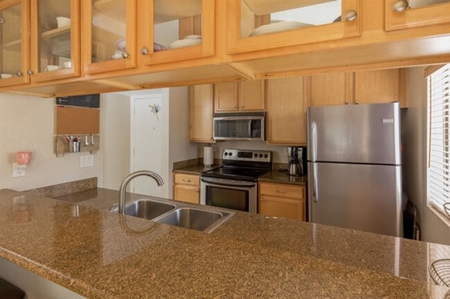 Building Photo - Available Now 2Br 1 Ba Condo with 1c garage
