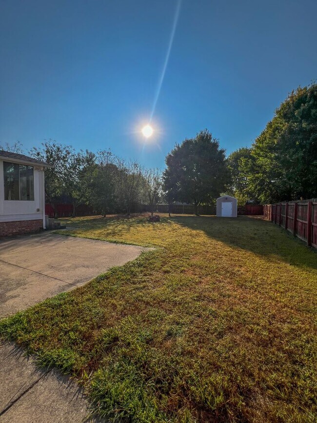 Building Photo - Beautiful Single-Family Home! Bonus Room, ...