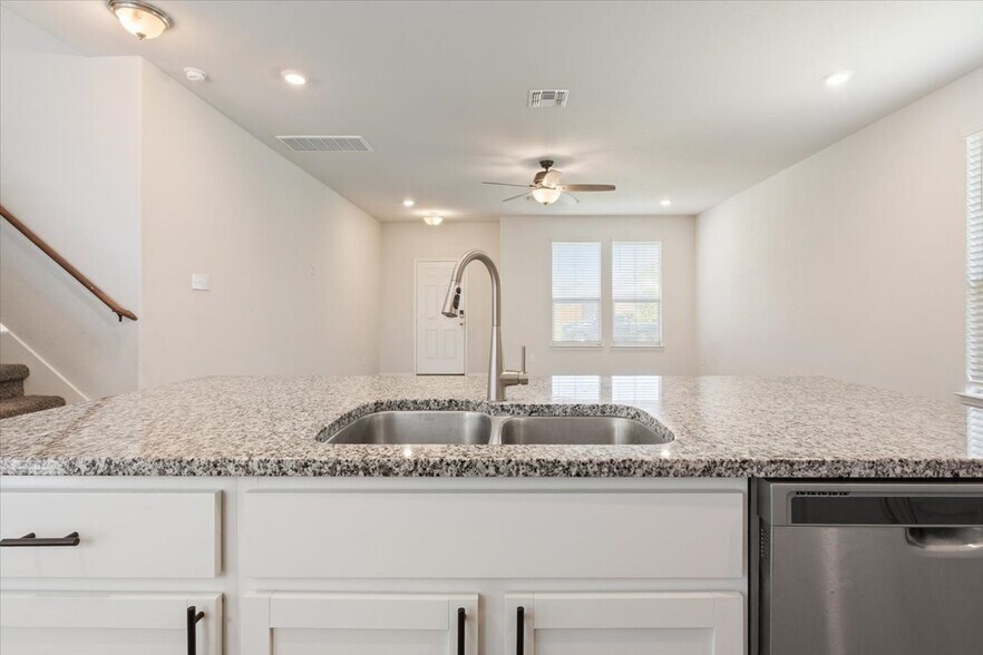 Building Photo - 6317 Elephant Butte