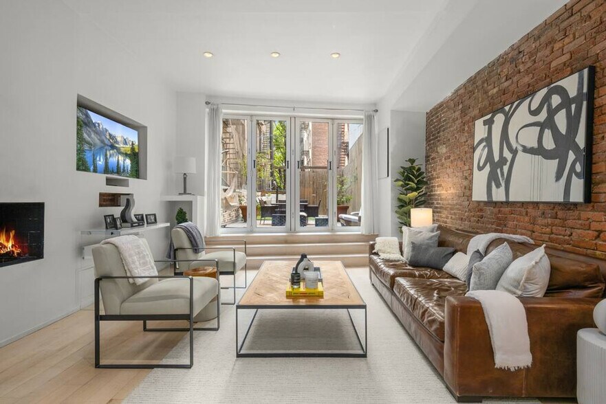 Building Photo - 354 Bowery-SI ID1035006P