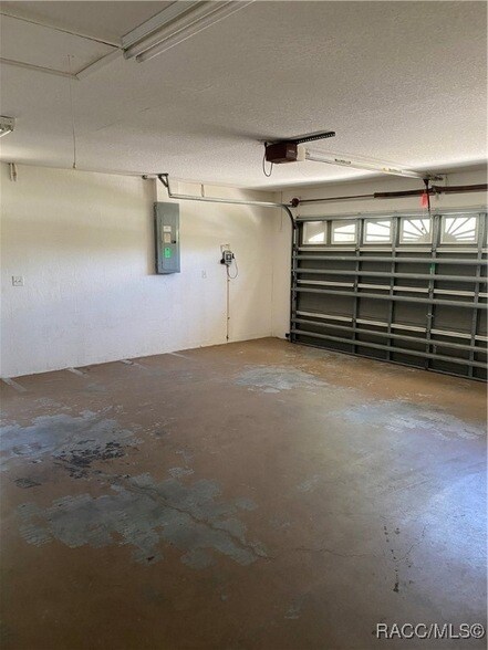 Building Photo - 5420 W Oak Park Blvd