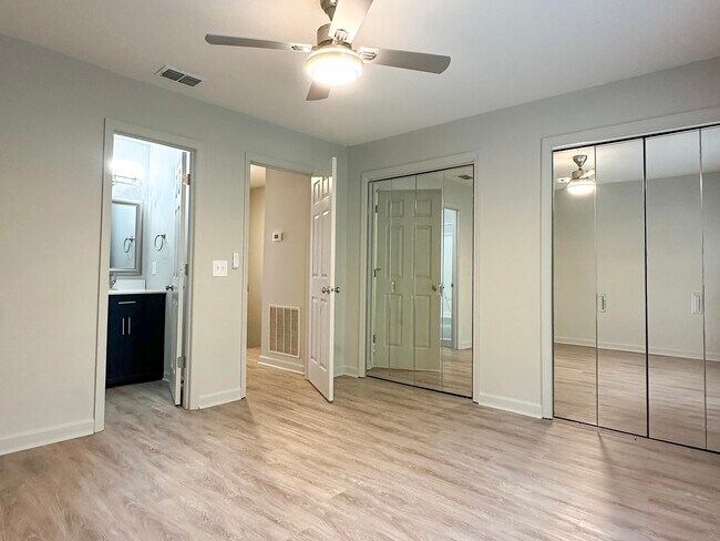 Building Photo - 1921 Larette Dr