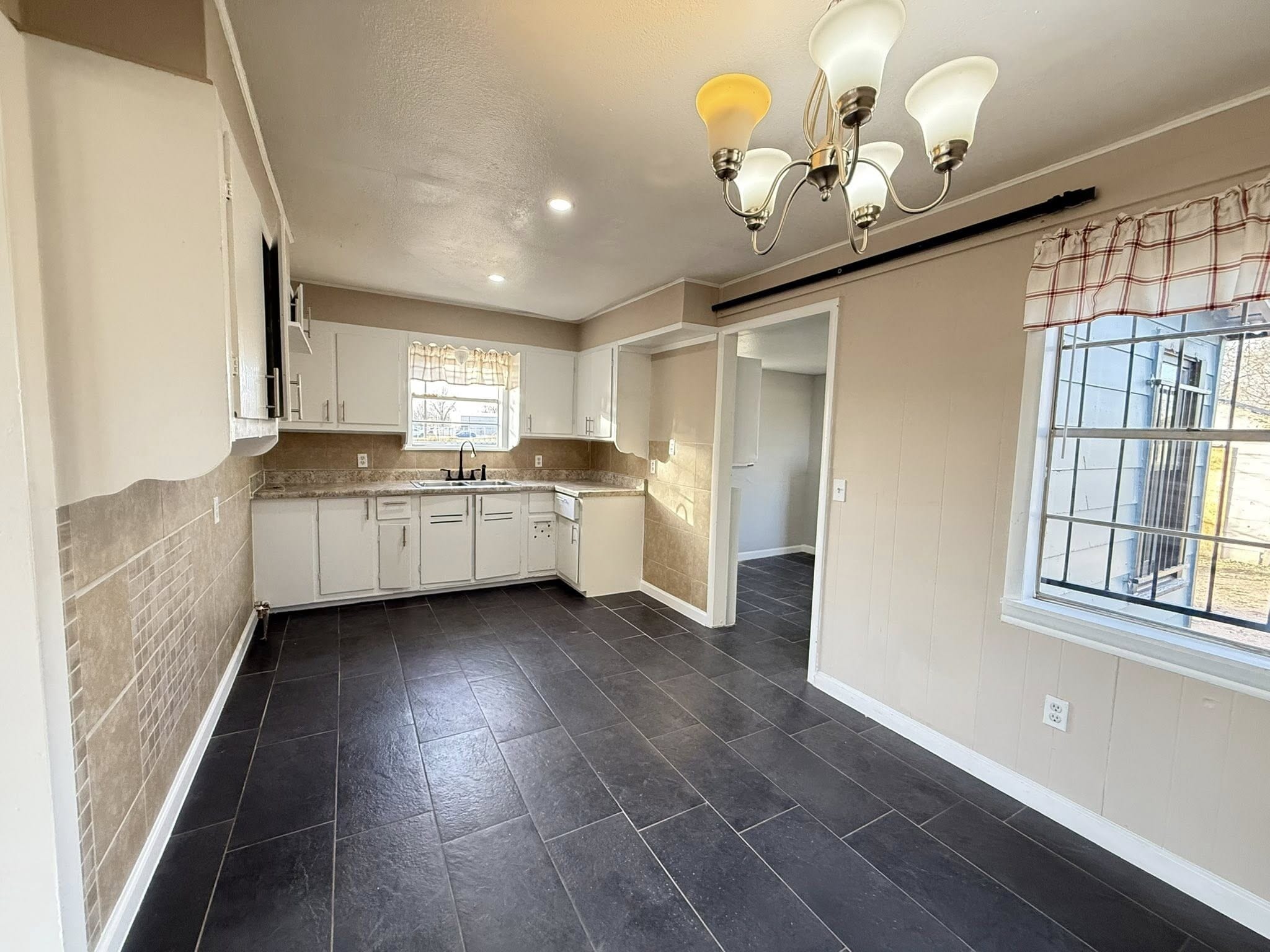 Building Photo - 219 SE 21st St