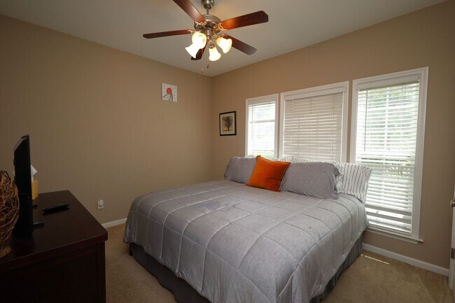 Building Photo - 2401 Rankin Cir