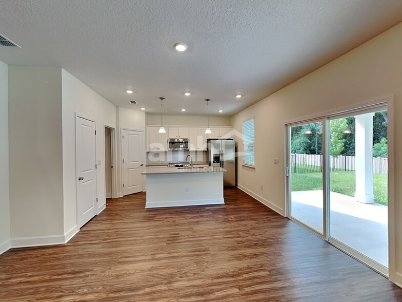 Building Photo - 1025 Highland Walk