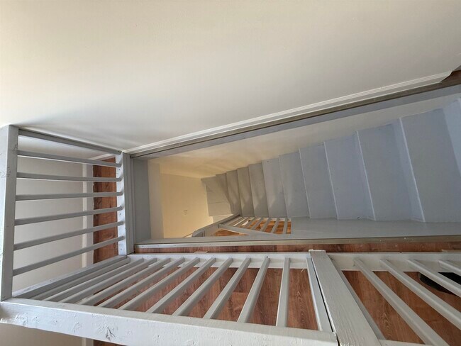 Building Photo - 129 W 20th St