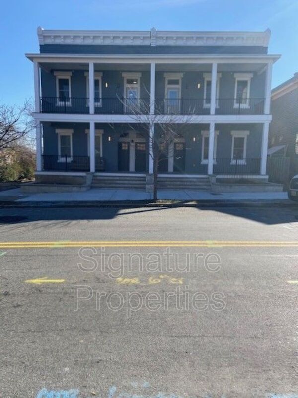 Primary Photo - 1426 Bainbridge St