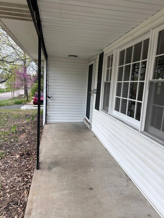 Building Photo - 1419 Drayton Ave