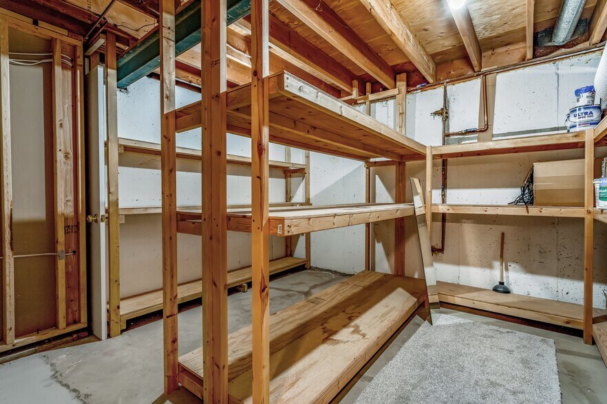 Building Photo - 6359 S Harlan Way