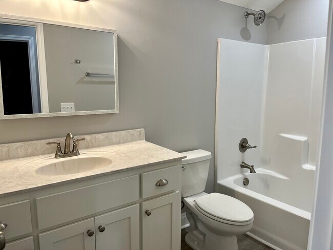 Building Photo - 2823 La Mesa Ave