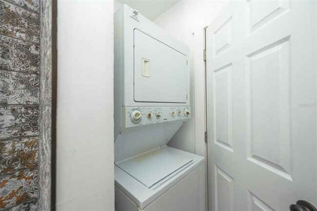 Building Photo - 1230 35th St