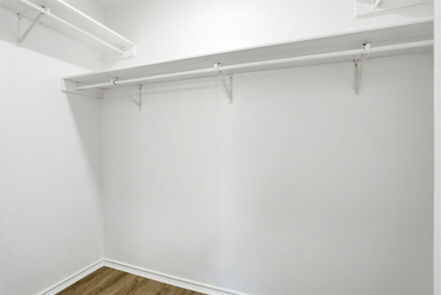 Building Photo - 522 Ashley