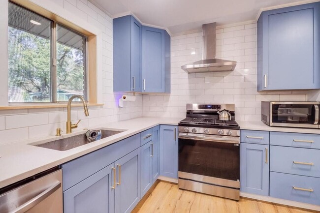 Building Photo - 911 Brown St