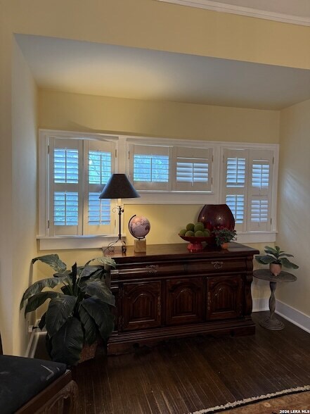 Building Photo - 402 W Elsmere Pl