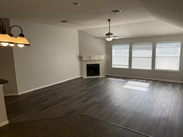 Building Photo - 8806 Oakwood Ln