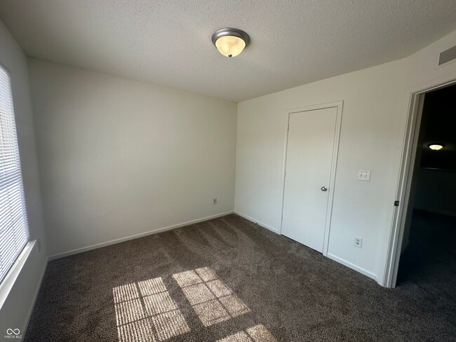 Building Photo - 8125 Maple Stream Ln