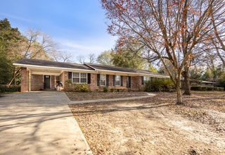 Building Photo - 115 Simmons Rd